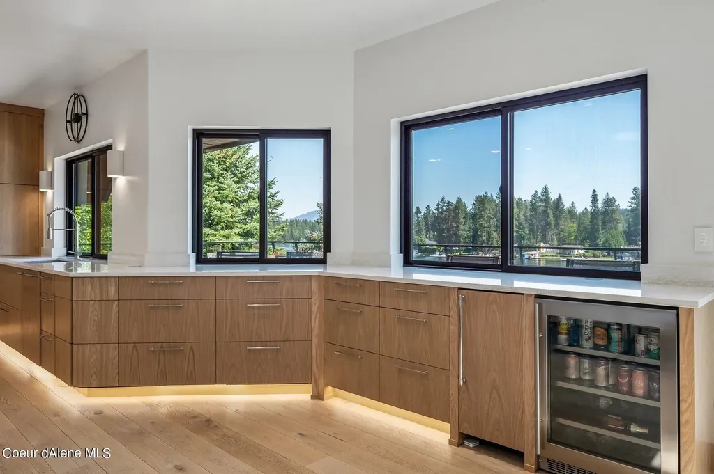 1014 S Riverside Harbor Drive Post Falls ID 83854