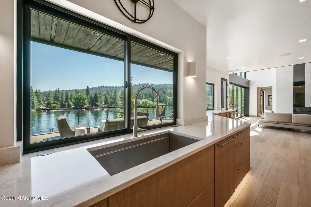 1014 S Riverside Harbor Drive Post Falls ID 83854
