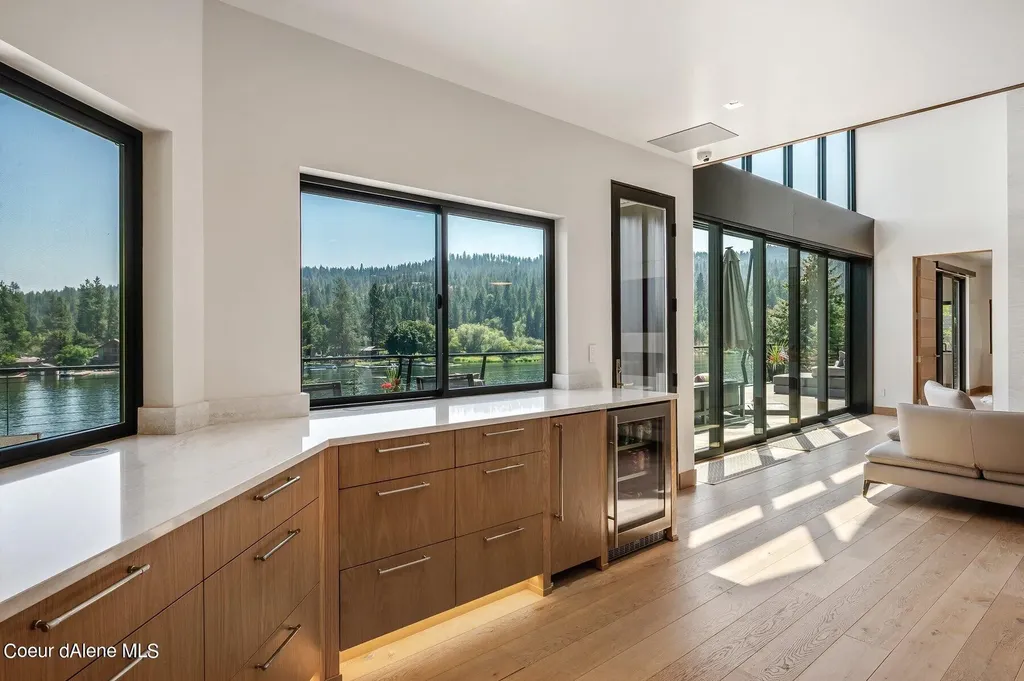 1014 S Riverside Harbor Drive Post Falls ID 83854