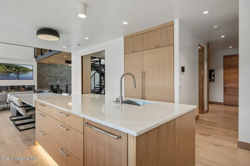 1014 S Riverside Harbor Drive Post Falls ID 83854
