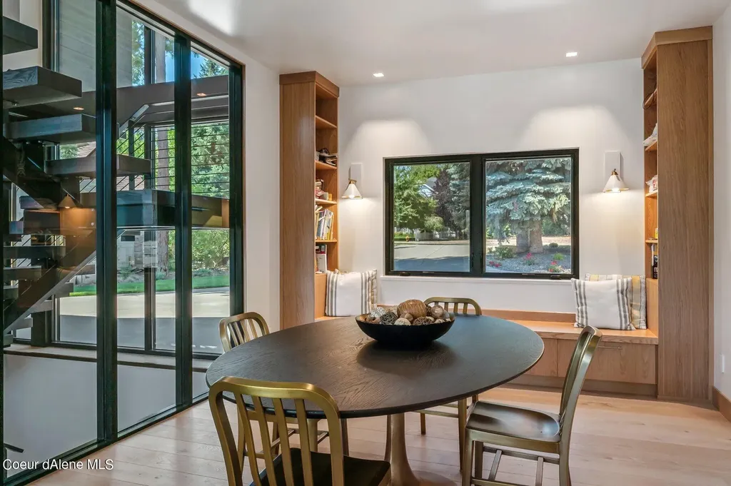 1014 S Riverside Harbor Drive Post Falls ID 83854