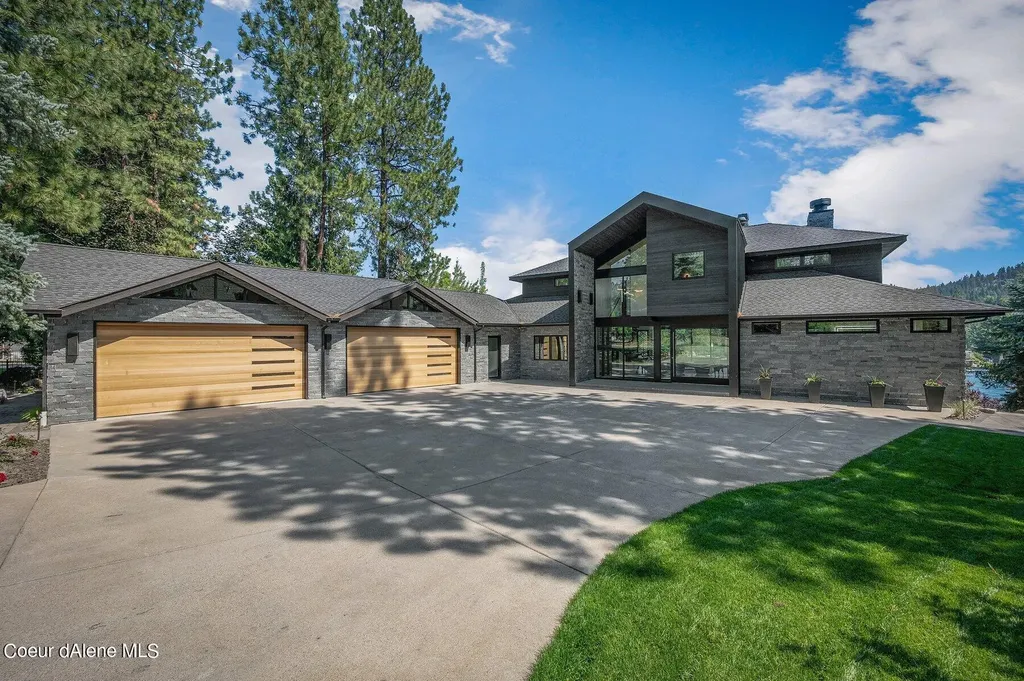 1014 S Riverside Harbor Drive Post Falls ID 83854