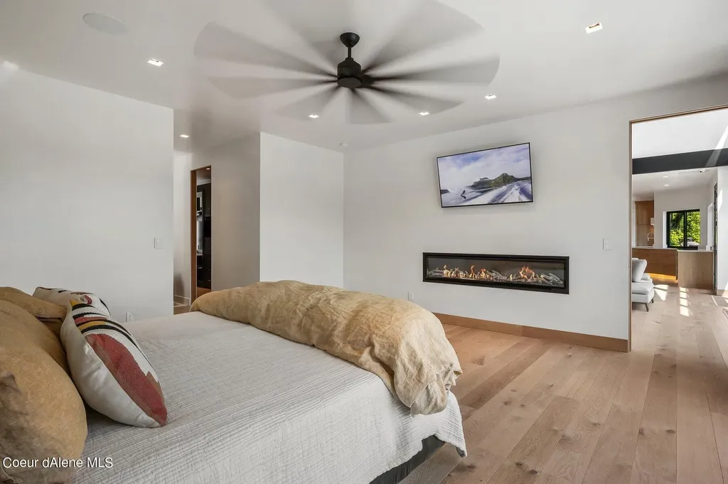 1014 S Riverside Harbor Drive Post Falls ID 83854