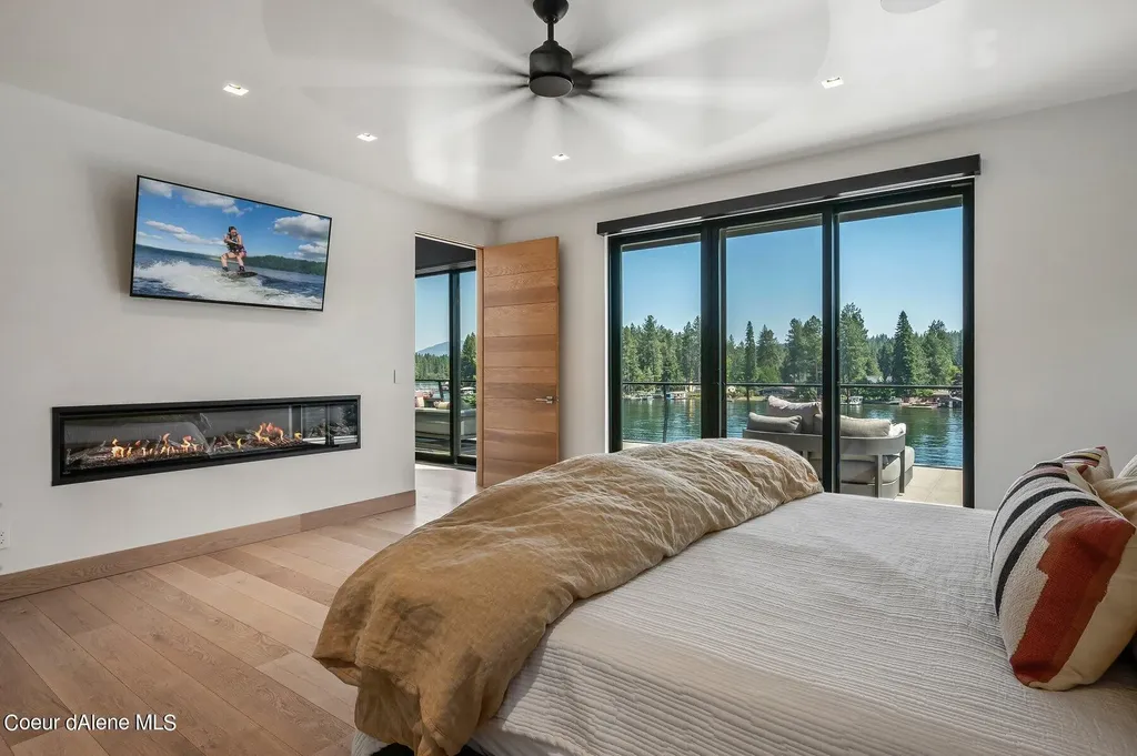 1014 S Riverside Harbor Drive Post Falls ID 83854