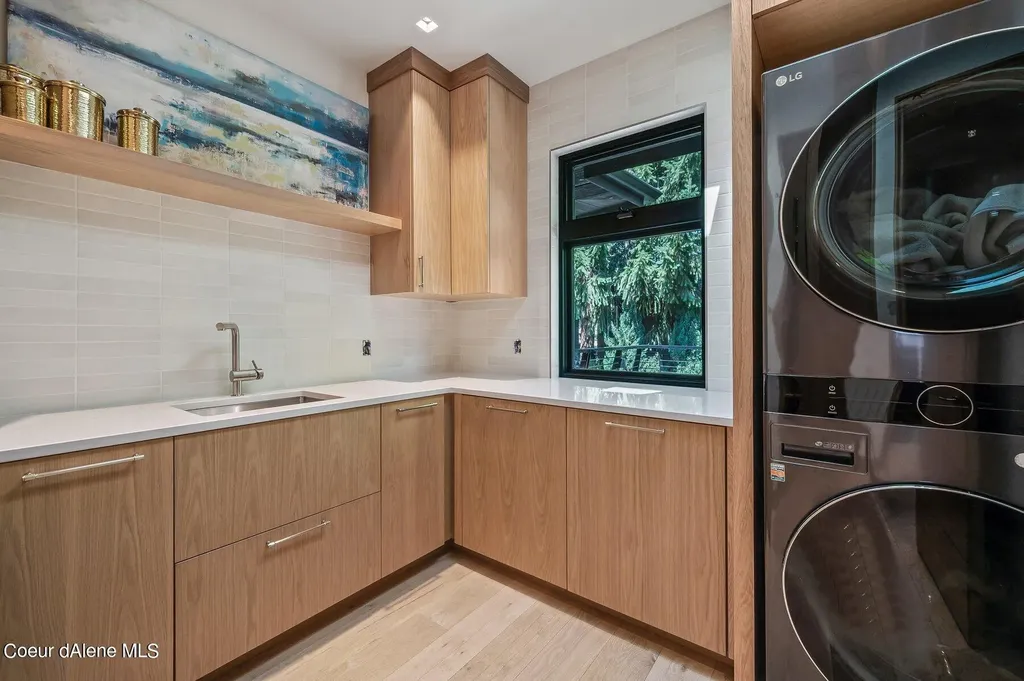1014 S Riverside Harbor Drive Post Falls ID 83854