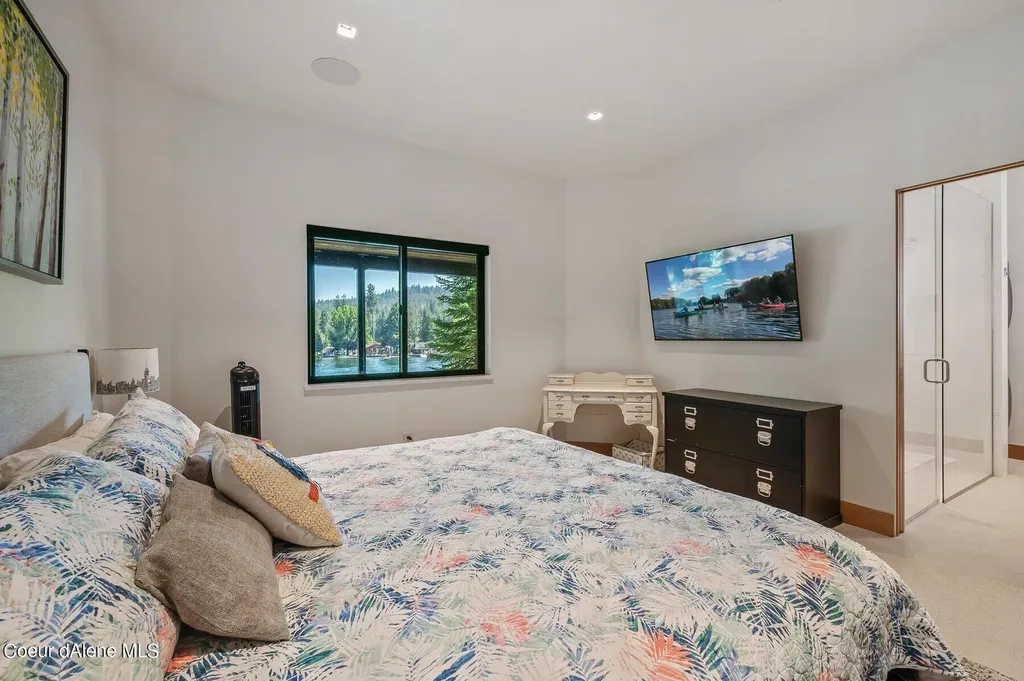 1014 S Riverside Harbor Drive Post Falls ID 83854