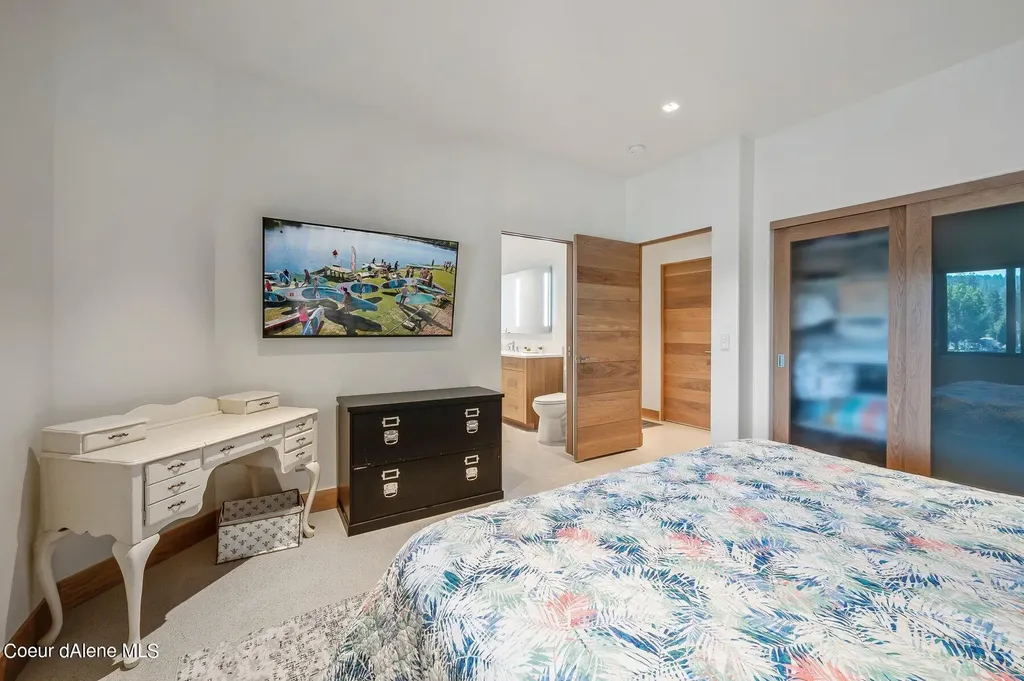 1014 S Riverside Harbor Drive Post Falls ID 83854