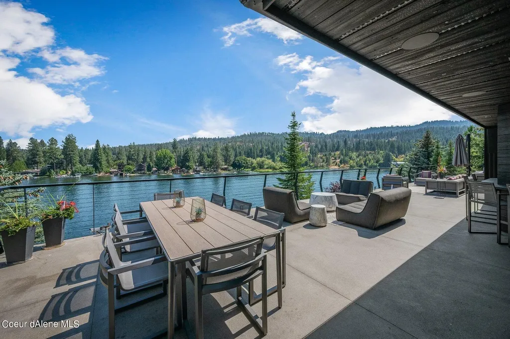 1014 S Riverside Harbor Drive Post Falls ID 83854