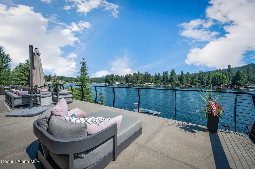 1014 S Riverside Harbor Drive Post Falls ID 83854
