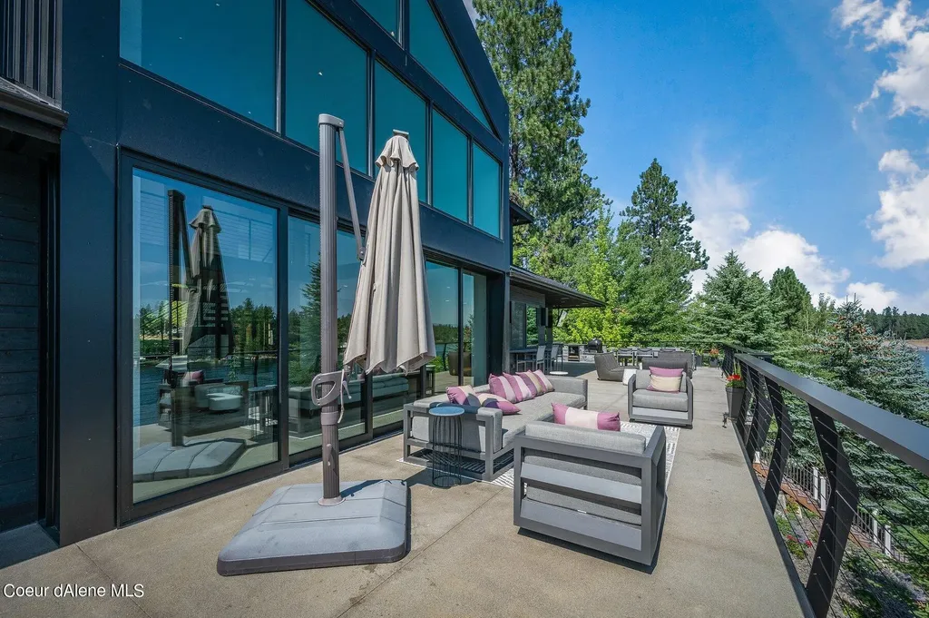 1014 S Riverside Harbor Drive Post Falls ID 83854