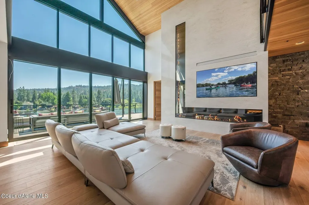 1014 S Riverside Harbor Drive Post Falls ID 83854