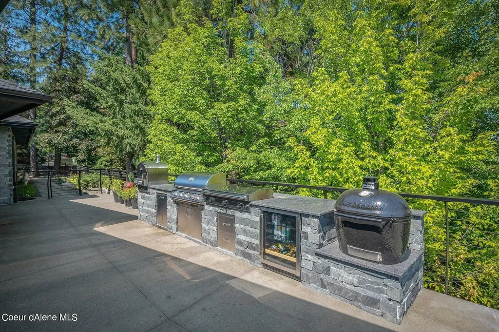 1014 S Riverside Harbor Drive Post Falls ID 83854
