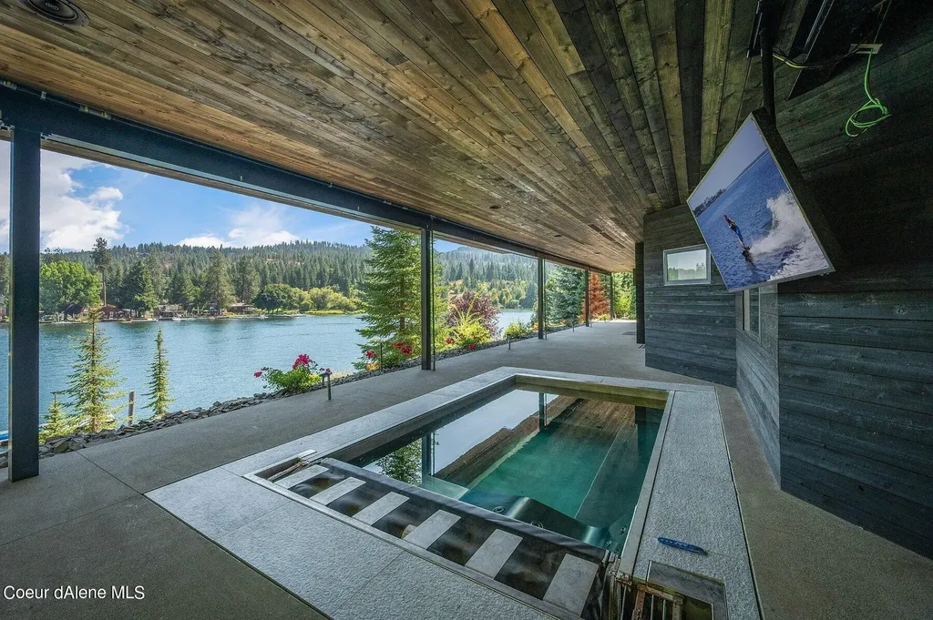 1014 S Riverside Harbor Drive Post Falls ID 83854