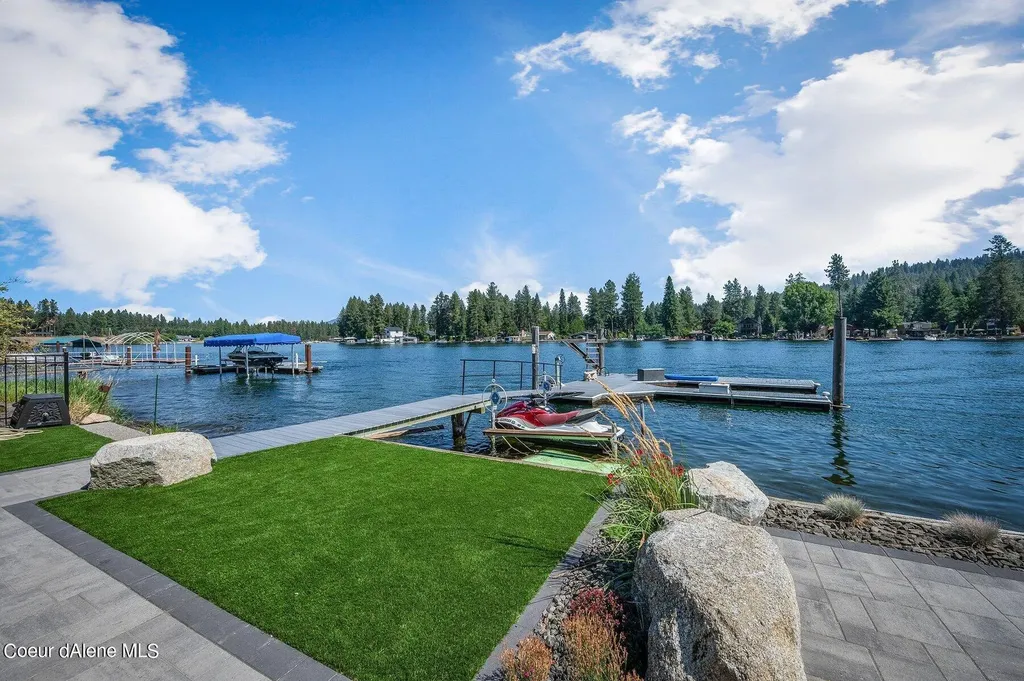 1014 S Riverside Harbor Drive Post Falls ID 83854
