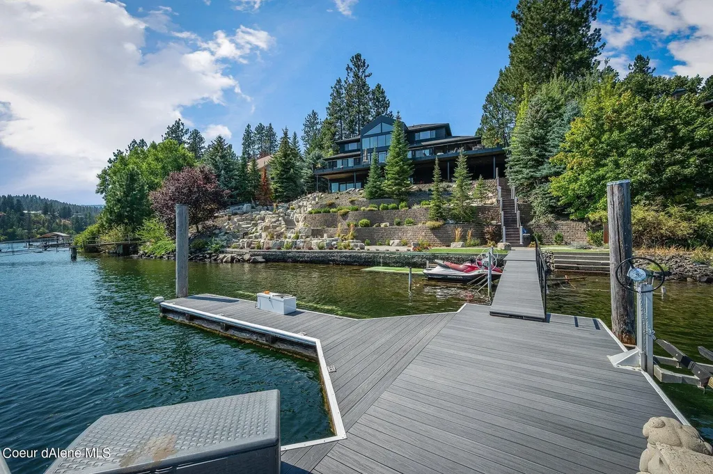 1014 S Riverside Harbor Drive Post Falls ID 83854
