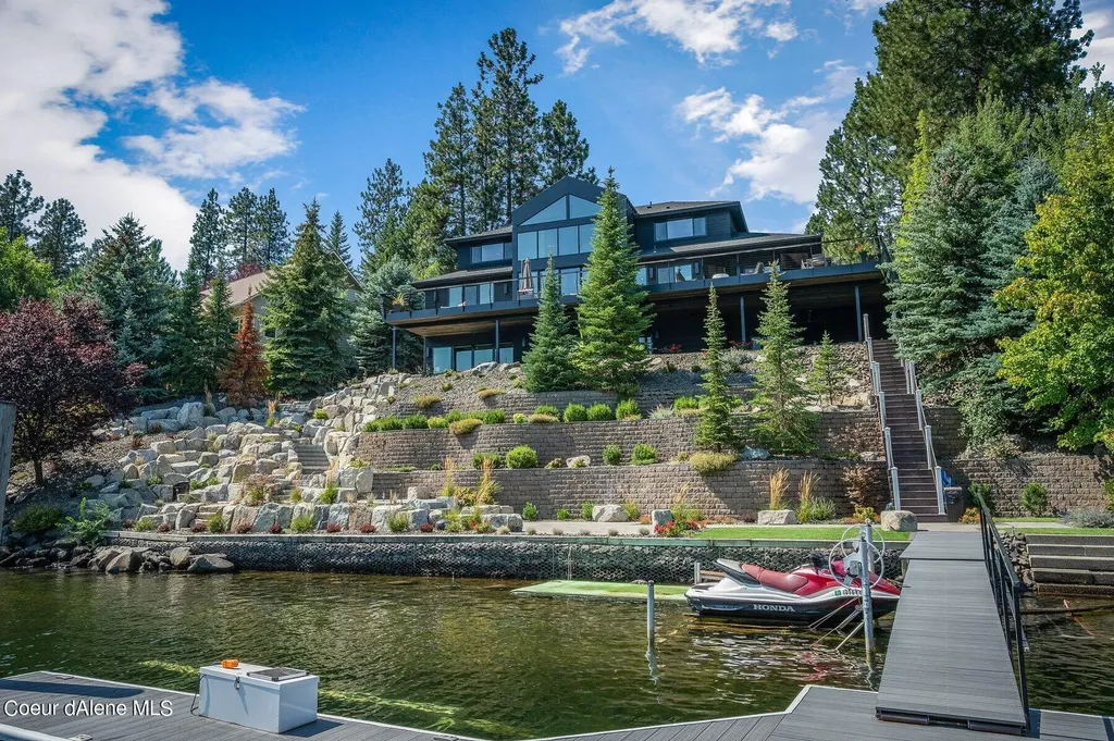 1014 S Riverside Harbor Drive Post Falls ID 83854