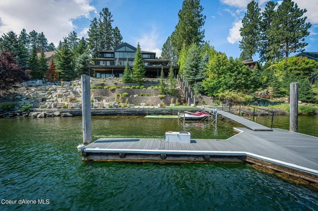 1014 S Riverside Harbor Drive Post Falls ID 83854