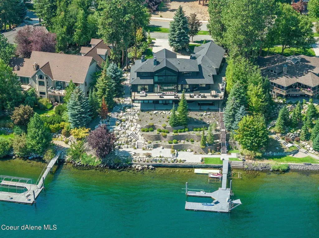 1014 S Riverside Harbor Drive Post Falls ID 83854