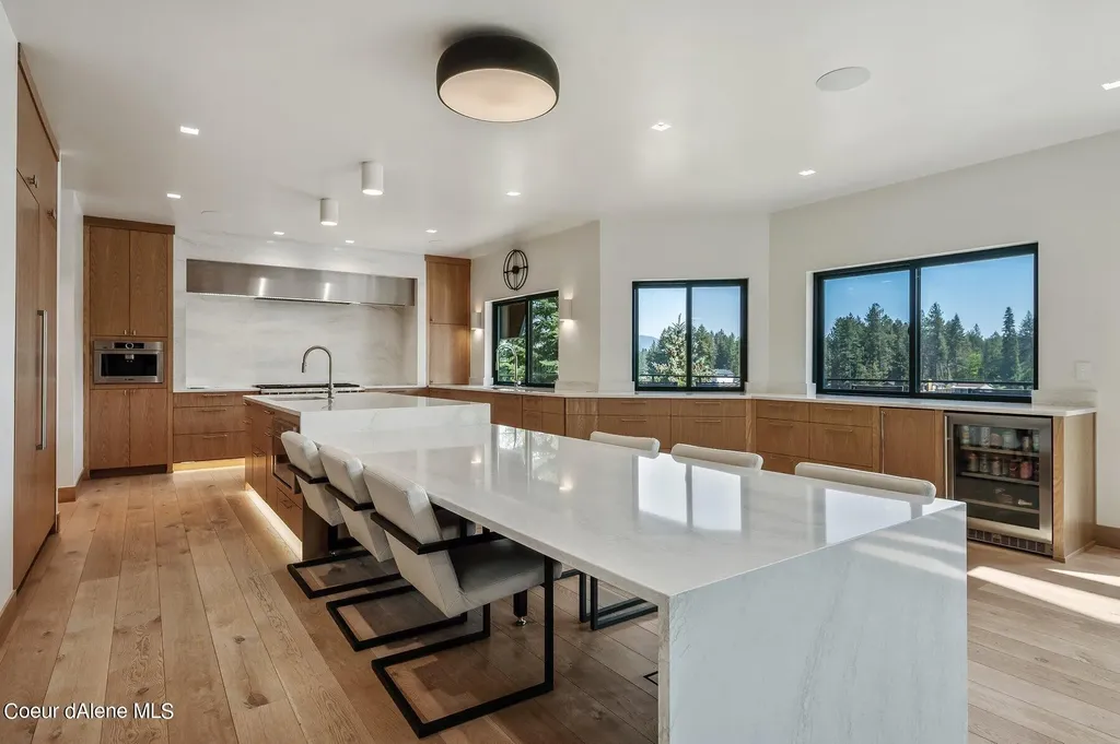 1014 S Riverside Harbor Drive Post Falls ID 83854