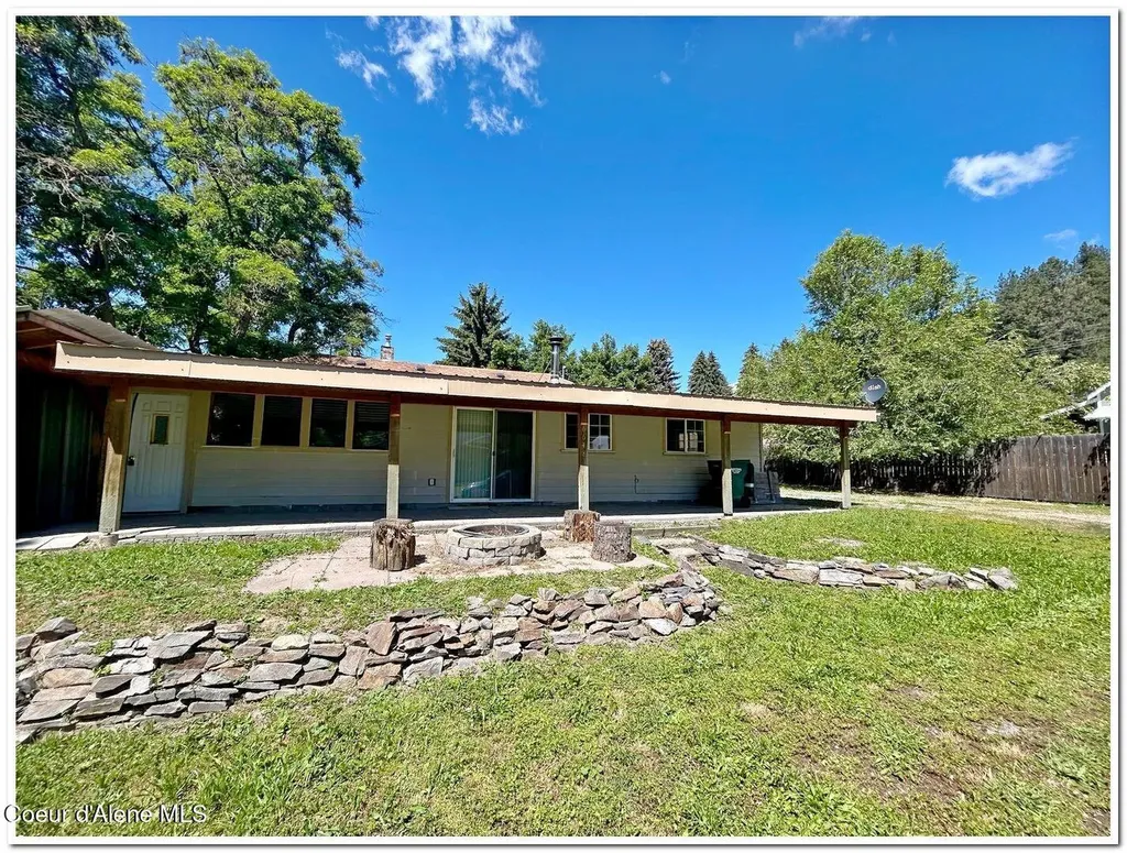 6648 Chippewa Drive Bonners Ferry ID 83805