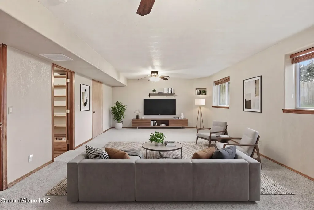 8845 N Davis Circle Hayden ID 83835