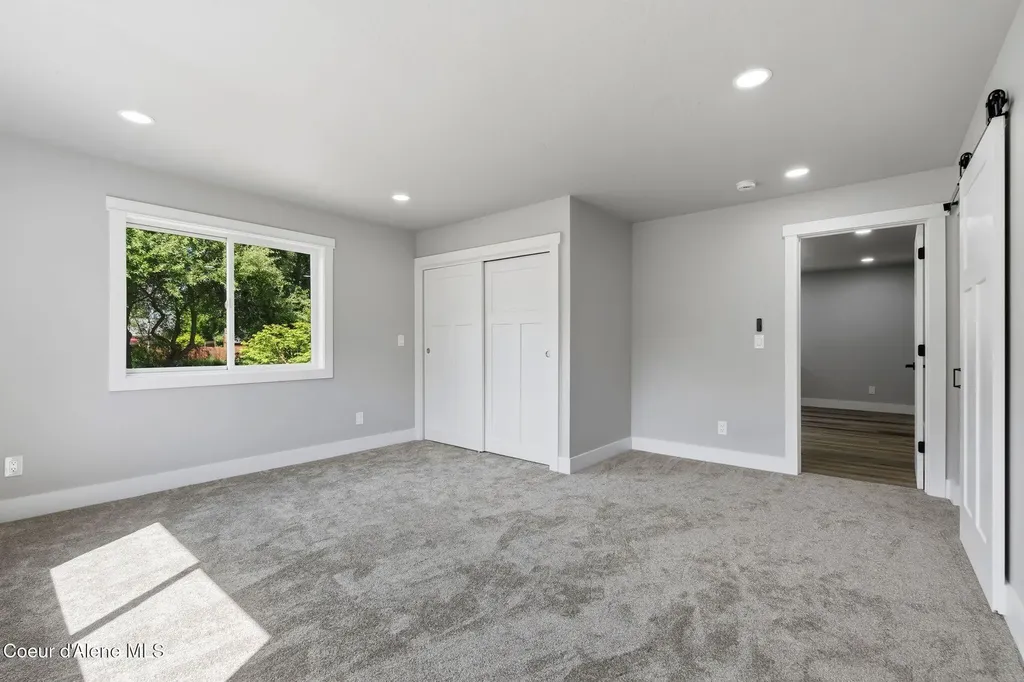 407 W Third Avenue Kootenai ID 83840