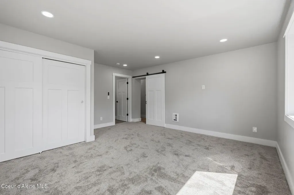 407 W Third Avenue Kootenai ID 83840