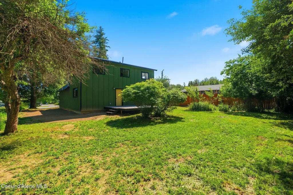 407 W Third Avenue Kootenai ID 83840
