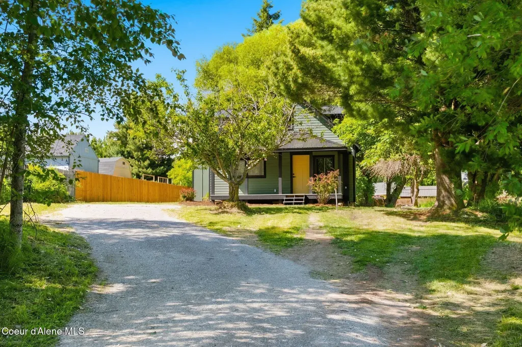 407 W Third Avenue Kootenai ID 83840