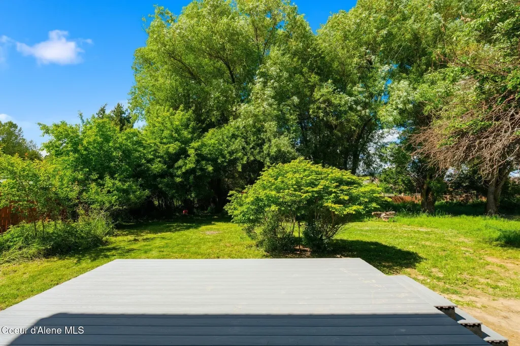 407 W Third Avenue Kootenai ID 83840