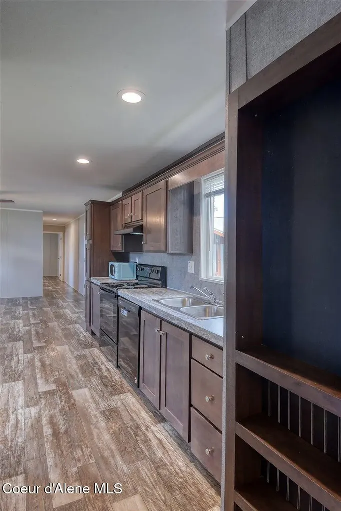 8747 N Starr Loop Hayden ID 83835
