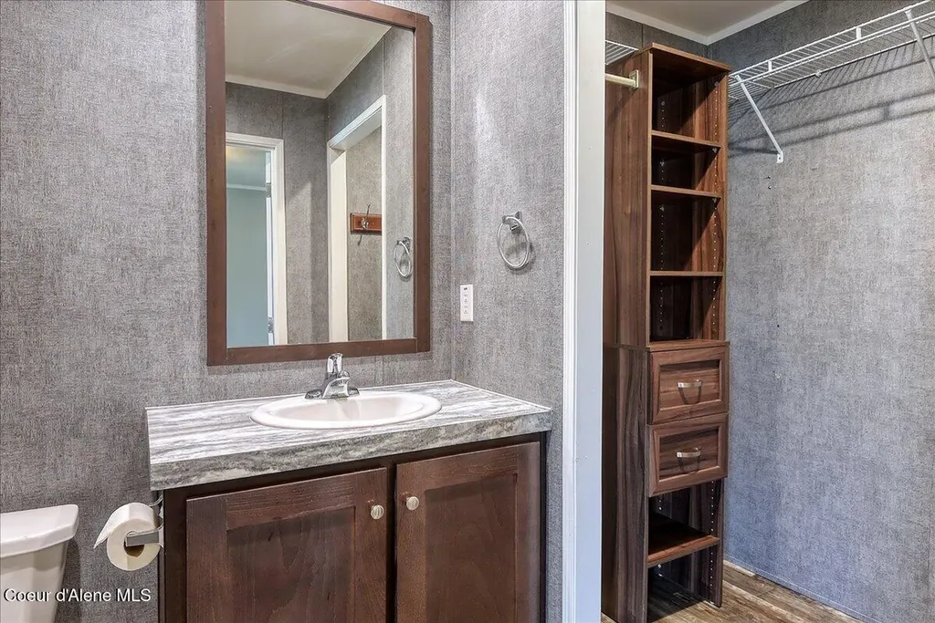 8747 N Starr Loop Hayden ID 83835
