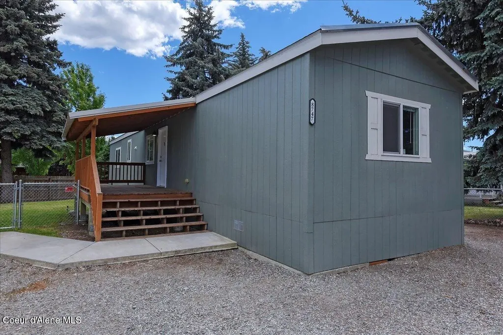 8747 N Starr Loop Hayden ID 83835