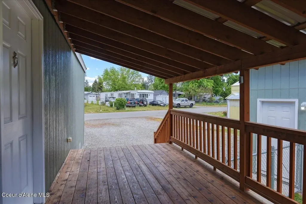 8747 N Starr Loop Hayden ID 83835