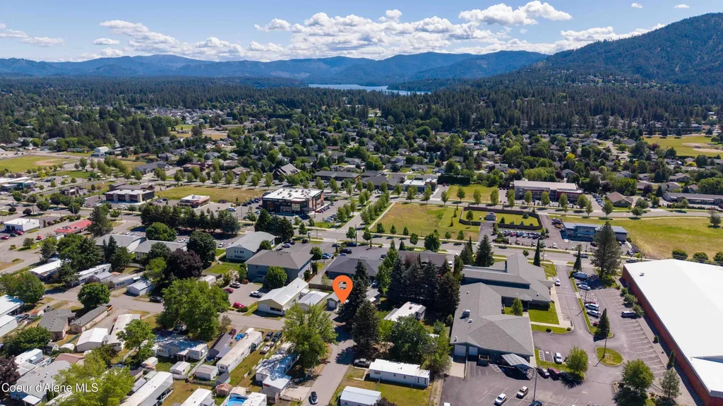 8747 N Starr Loop Hayden ID 83835