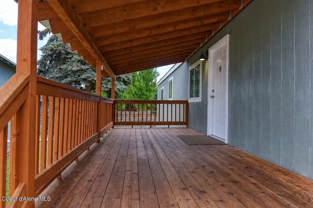 8747 N Starr Loop Hayden ID 83835