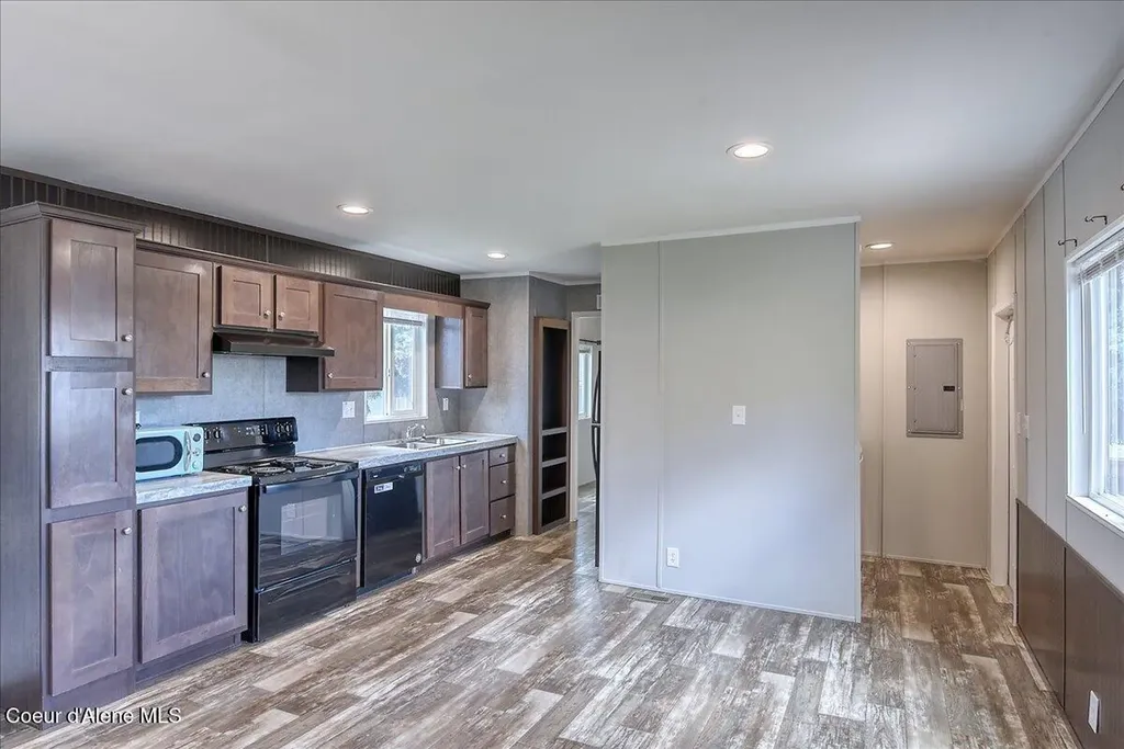 8747 N Starr Loop Hayden ID 83835