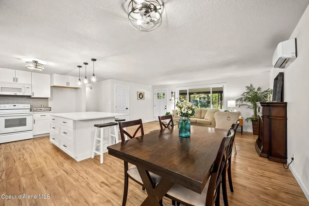 8582 W Larch Street Rathdrum ID 83858