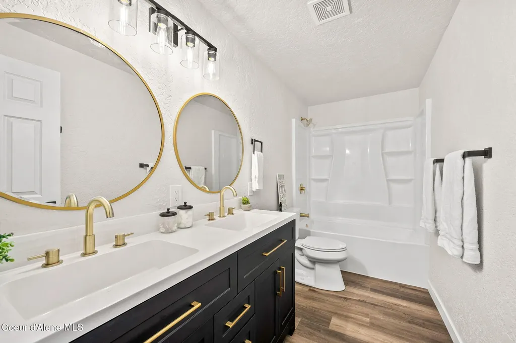 8582 W Larch Street Rathdrum ID 83858