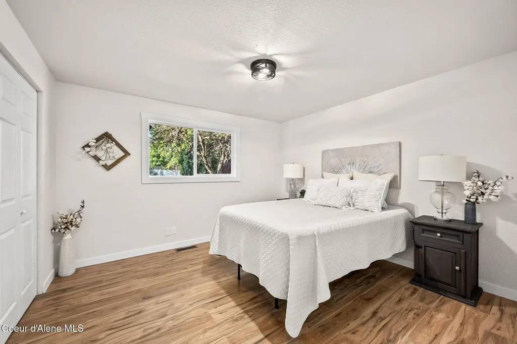 8582 W Larch Street Rathdrum ID 83858