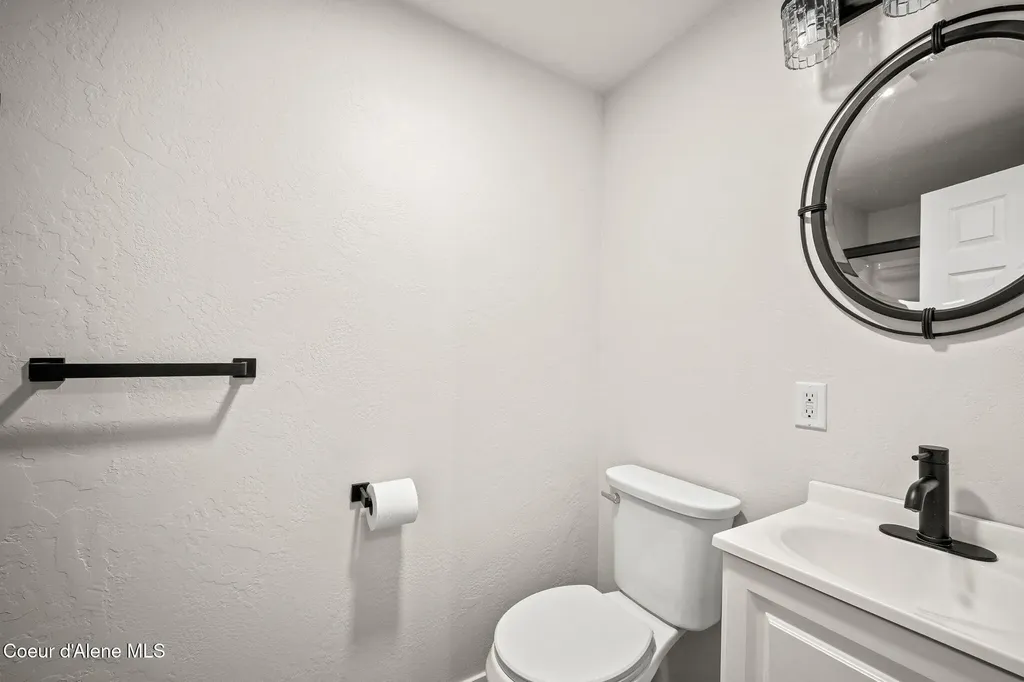 8582 W Larch Street Rathdrum ID 83858