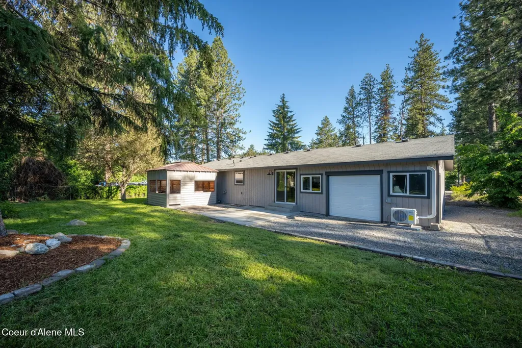 8582 W Larch Street Rathdrum ID 83858