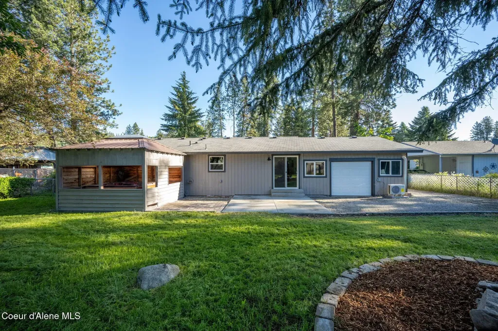 8582 W Larch Street Rathdrum ID 83858