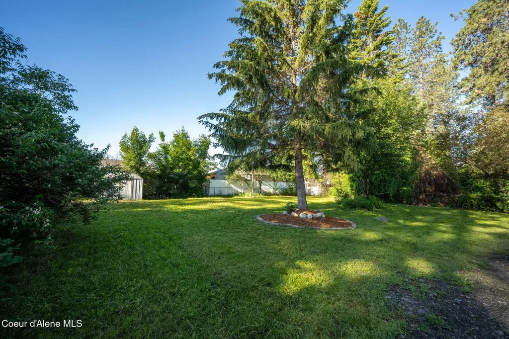 8582 W Larch Street Rathdrum ID 83858