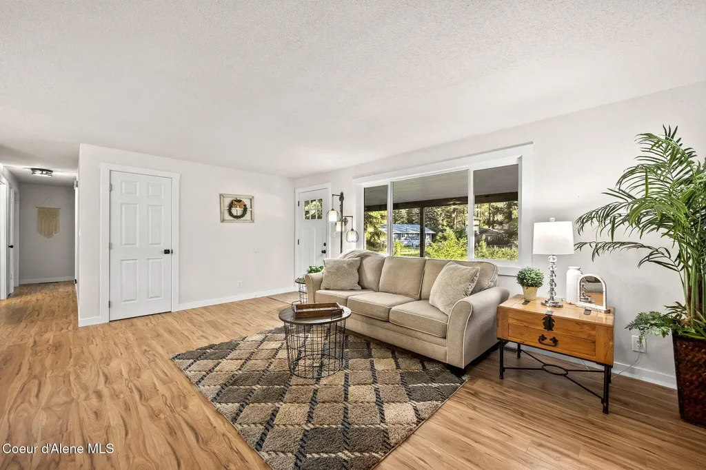8582 W Larch Street Rathdrum ID 83858