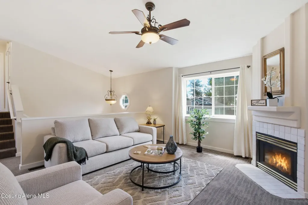 1019 W Starling Avenue Hayden ID 83835