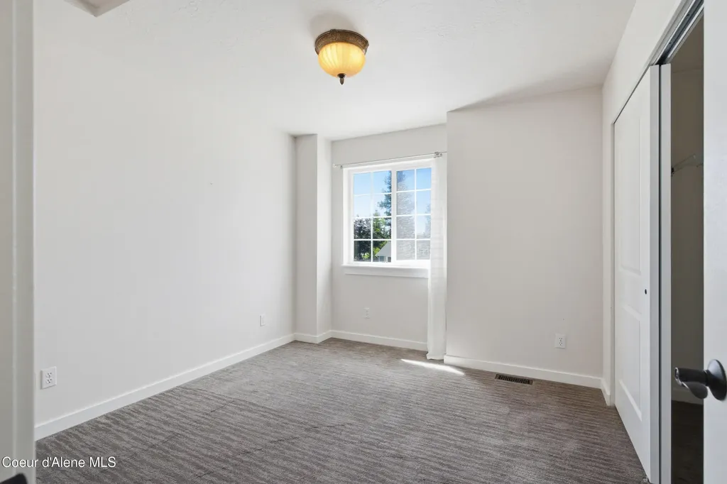 1019 W Starling Avenue Hayden ID 83835