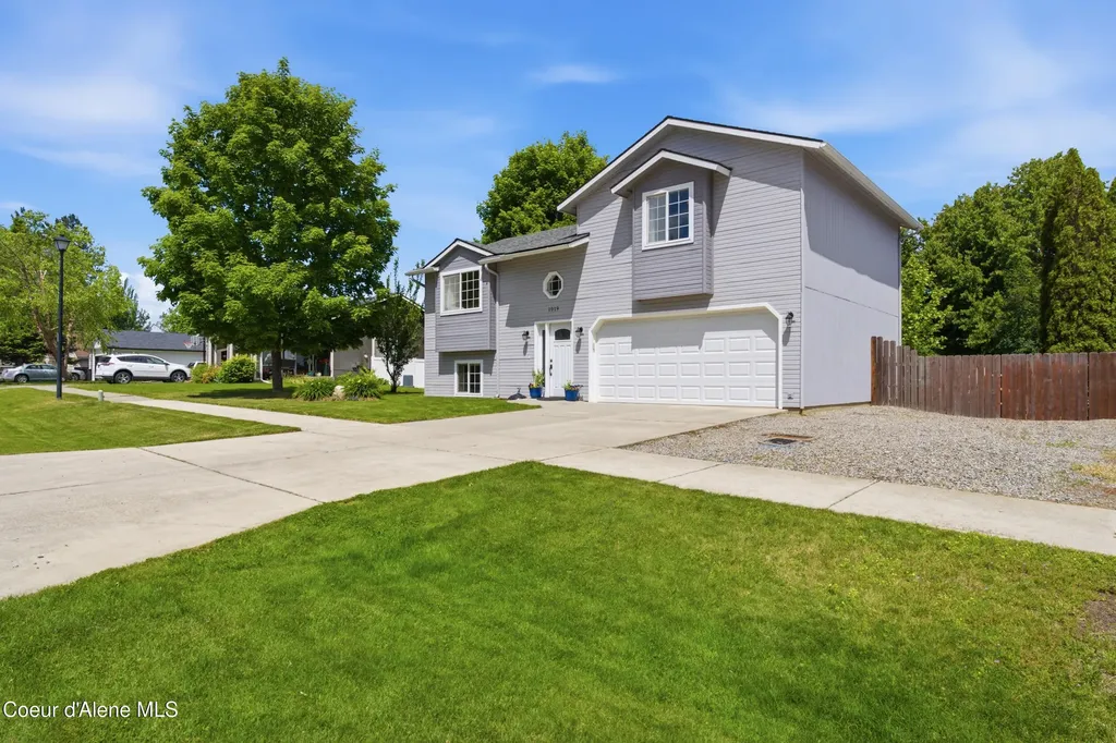 1019 W Starling Avenue Hayden ID 83835