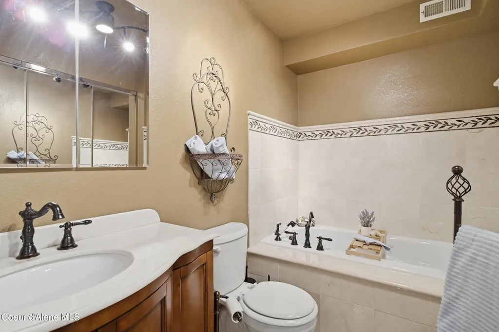 1019 W Starling Avenue Hayden ID 83835