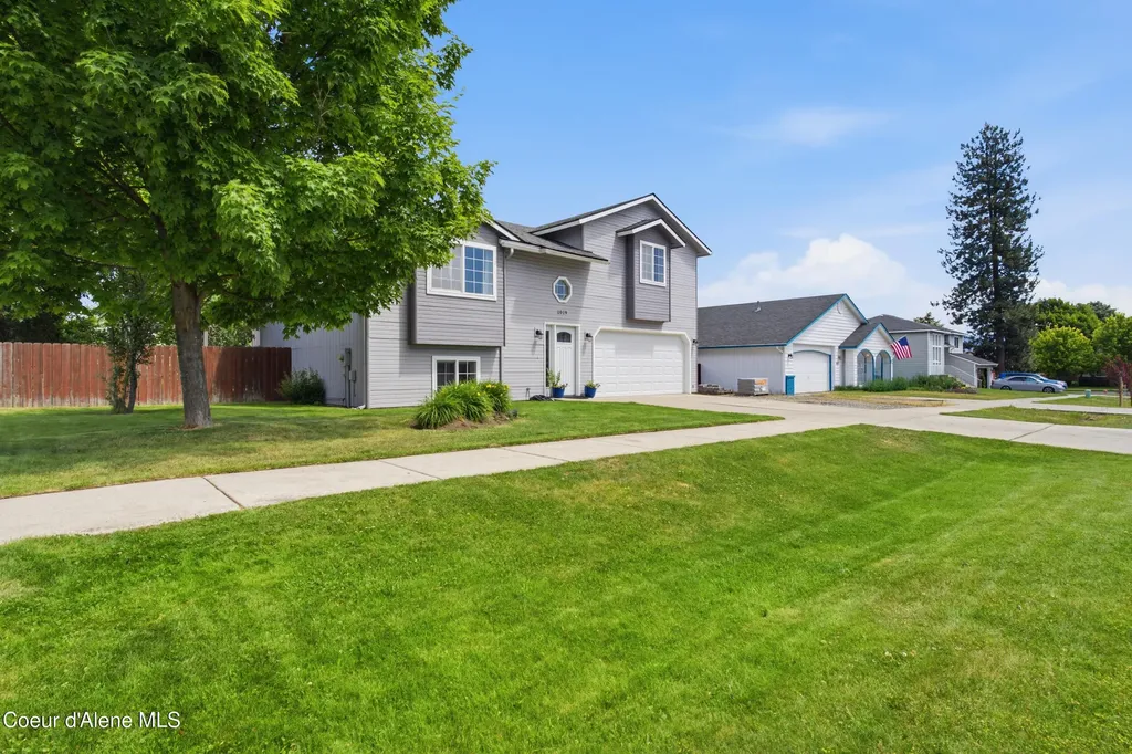 1019 W Starling Avenue Hayden ID 83835